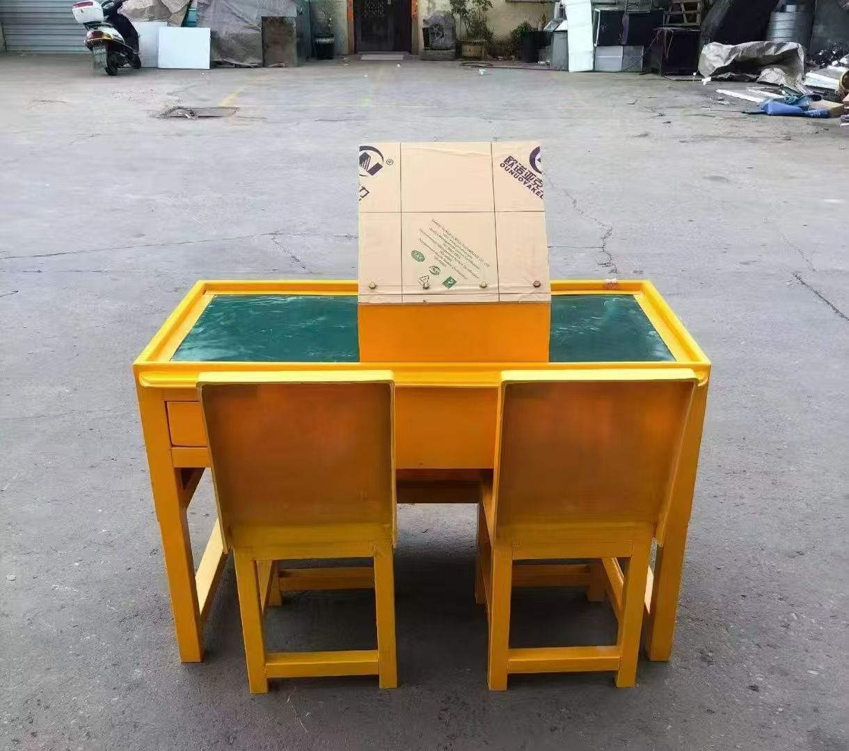 江宁防静电导通桌井下煤矿火工品发放桌：危险品流转的安全守护者